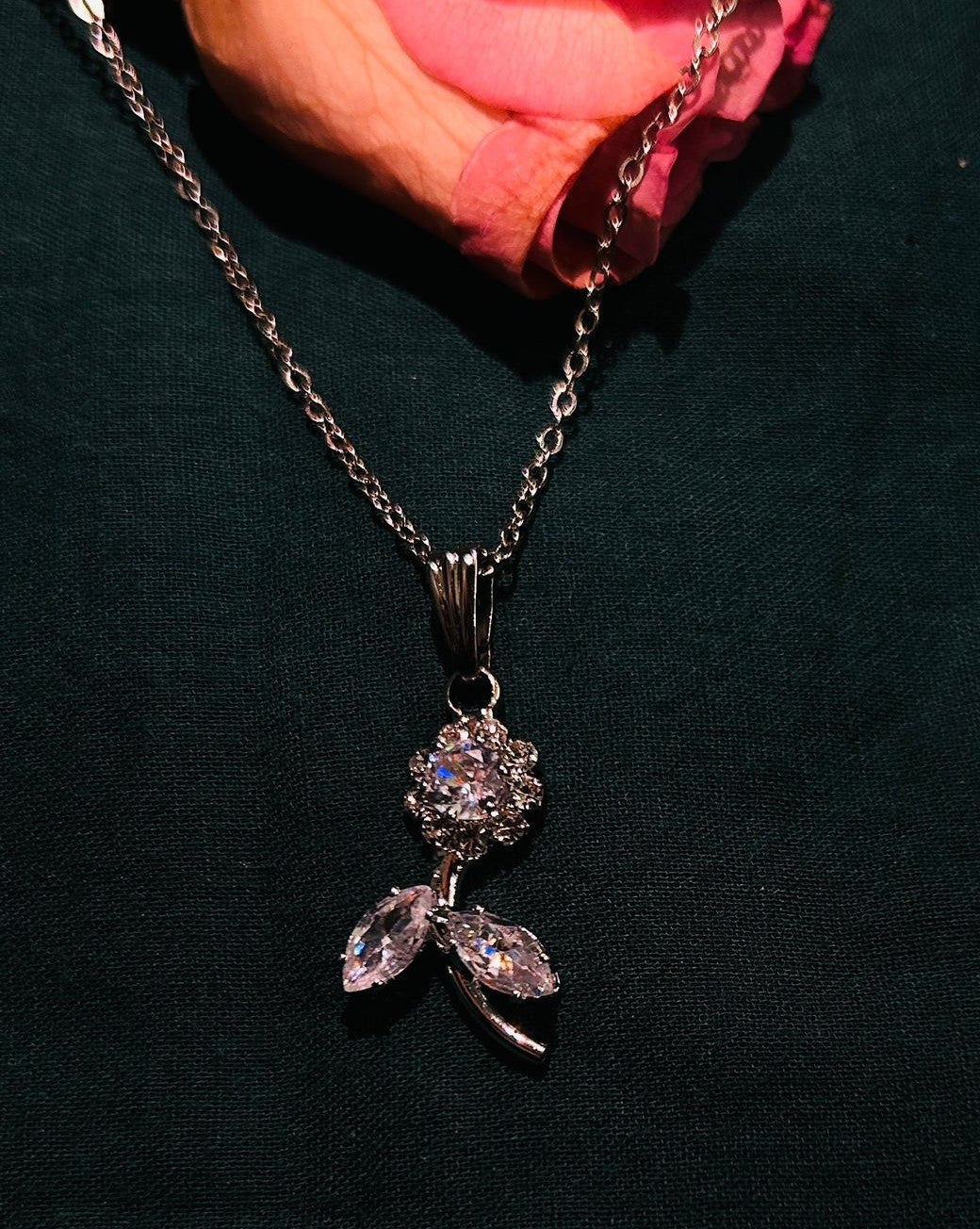Korean Fleur pendant