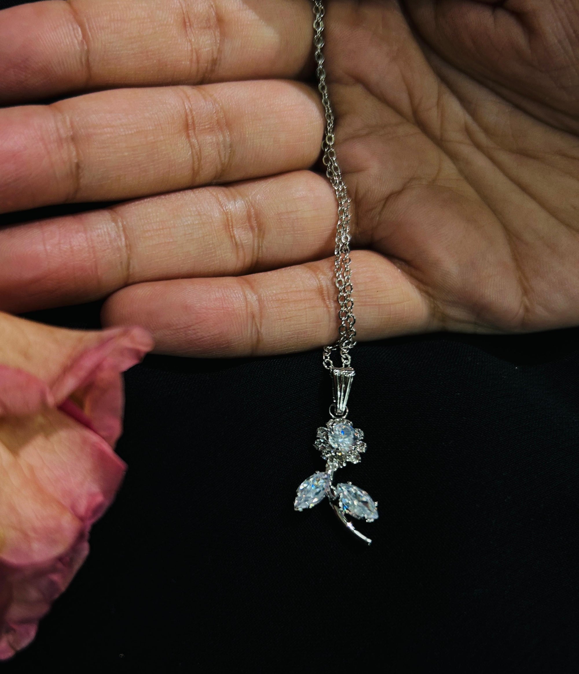 Korean Fleur pendant