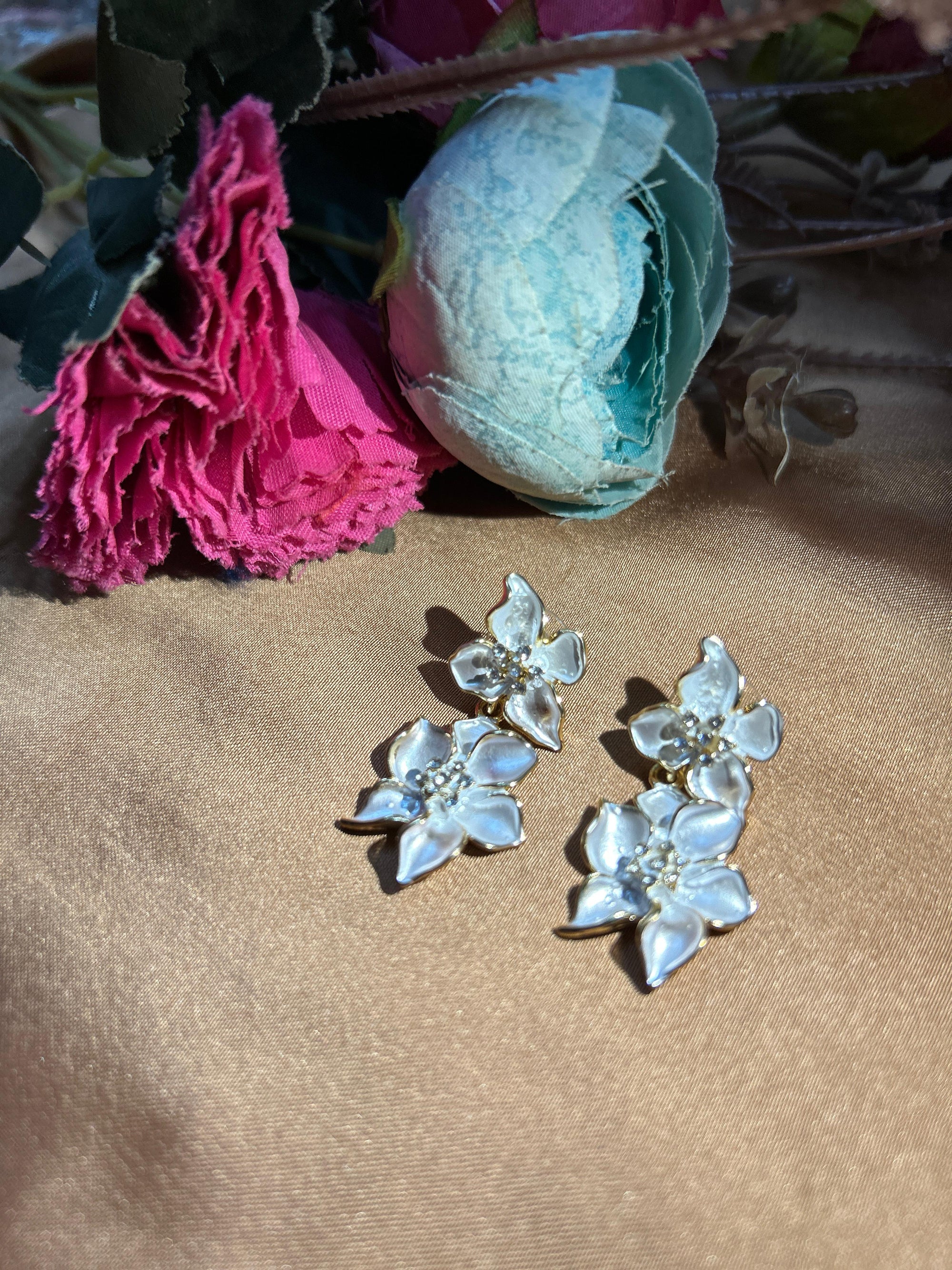 Korean earing pure petal Blossom Dew