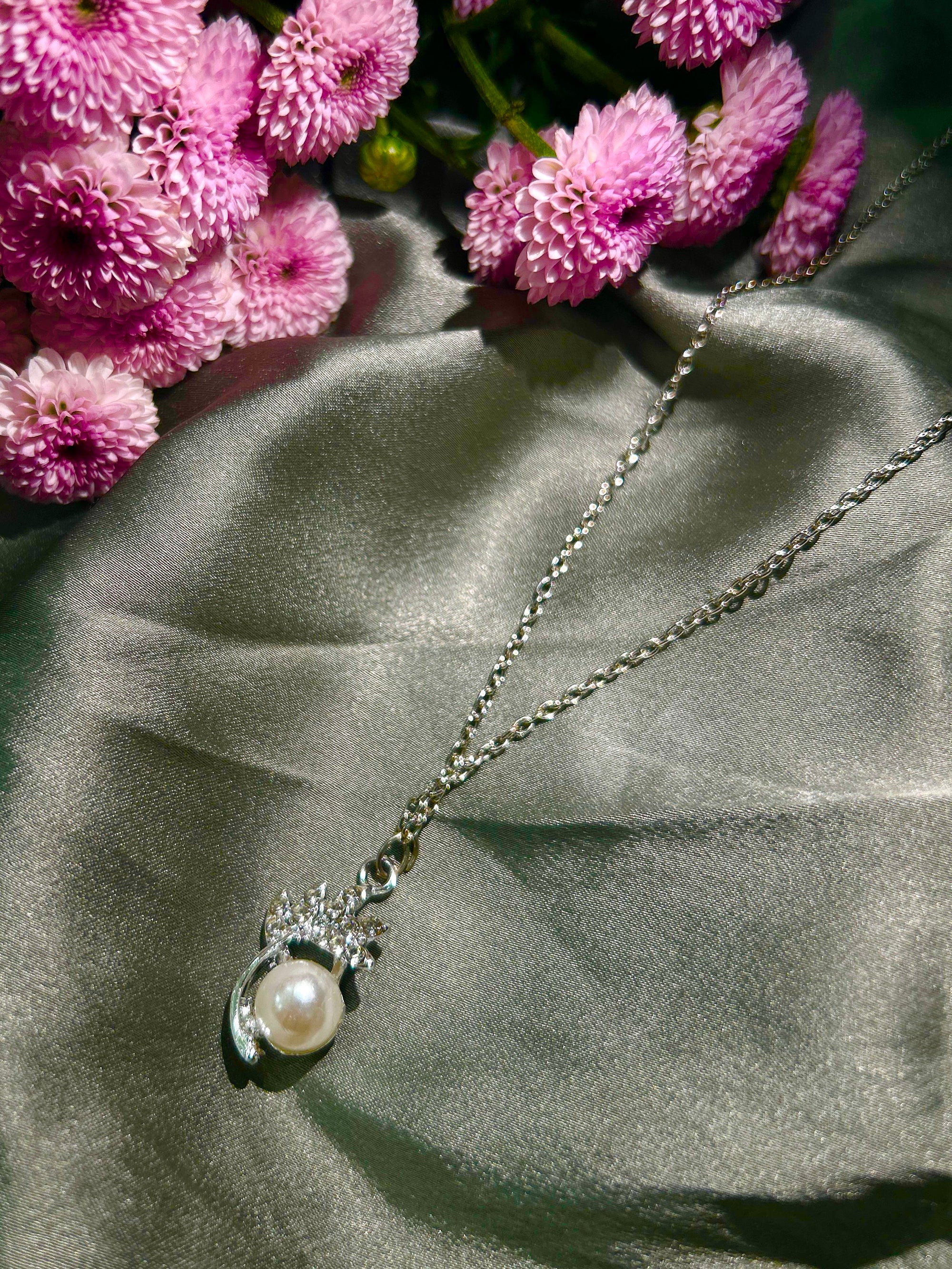 Korean Pearl Blossom Pendant